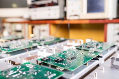 Wave Soldering and Reflow Soldering: Which is Better for PCB Assembly